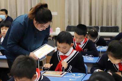 “三大助手”为智慧课堂插上翅膀!上海教学数字化转型助推基础教育更优质更均衡